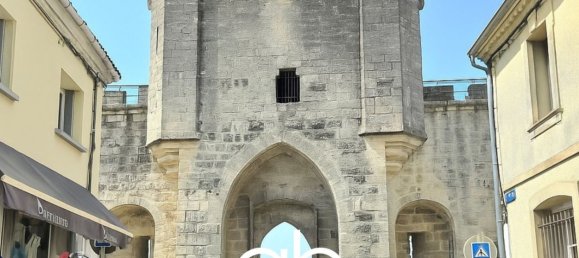 Здание 300м² в Эг-Морт, Франция № 298262 2