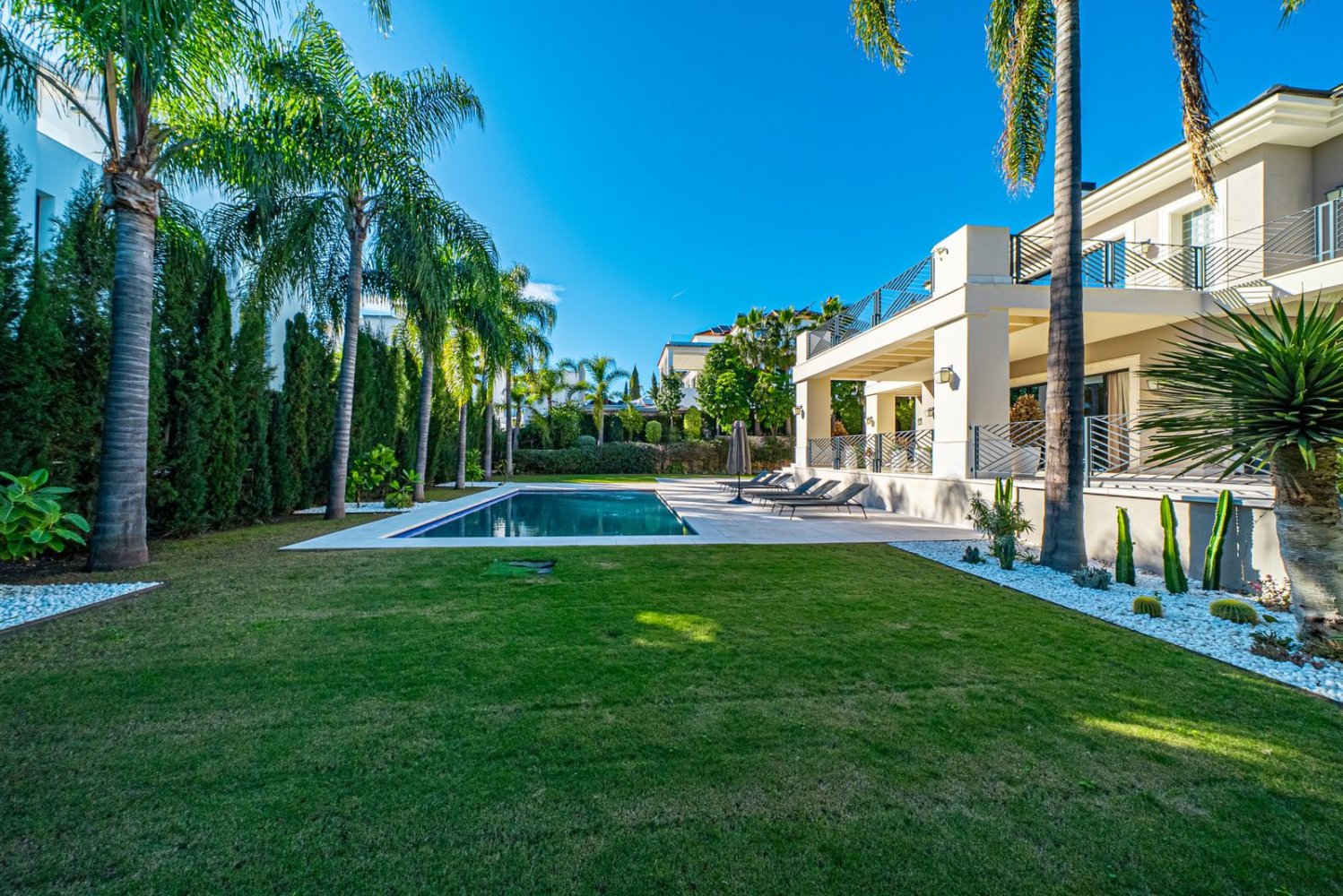 6 bedrooms Villa in Malaga, Spain No. 146867