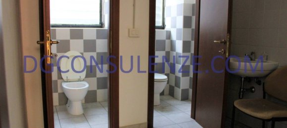 2 bedrooms Commercial property in Milan, Italy No. 261864 5