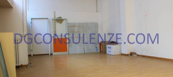 2 bedrooms Commercial property in Milan, Italy No. 261864 4