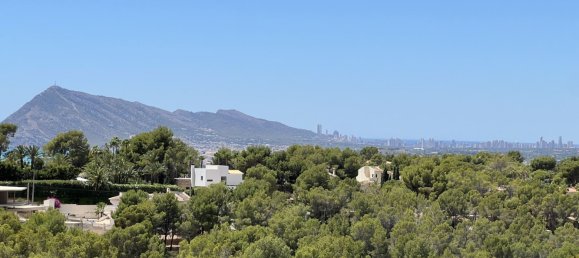 Apartamento de 3 dormitorios en Altea, Spain No. 13653 2