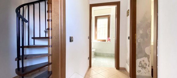 5 rooms House in Lenta, Italy No. 236891 10