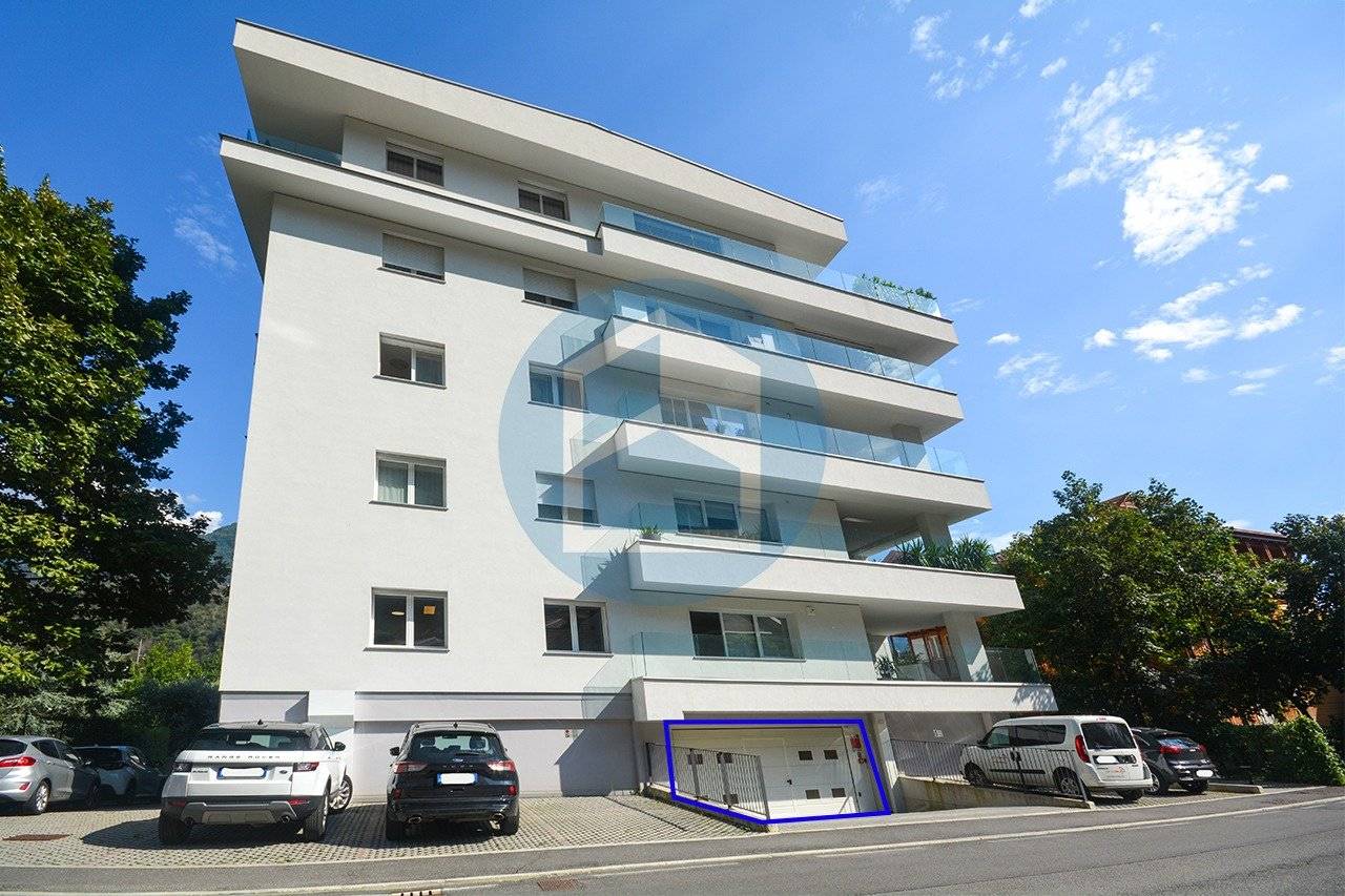 30m² Garage in Darfo Boario Terme, Italy No. 294983