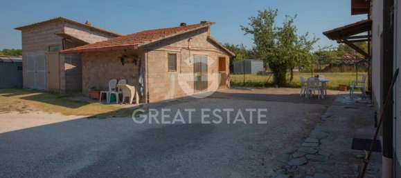 4 bedrooms Villa in Castiglione del Lago, Italy No. 353602 3