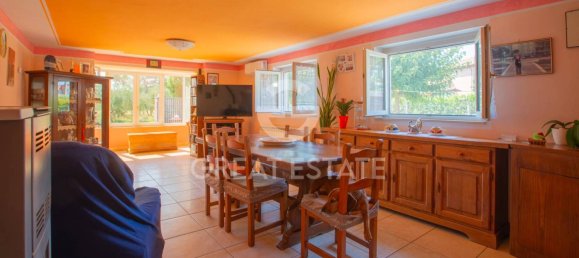 4 bedrooms Villa in Castiglione del Lago, Italy No. 353602 13