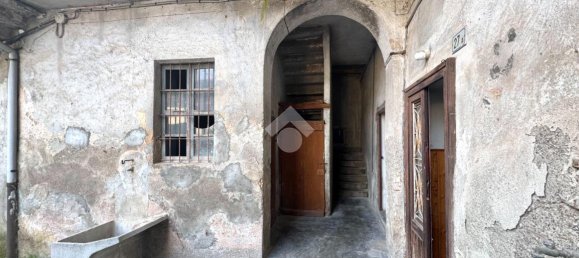 8 rooms House in Rescaldina, Italy No. 12853 12