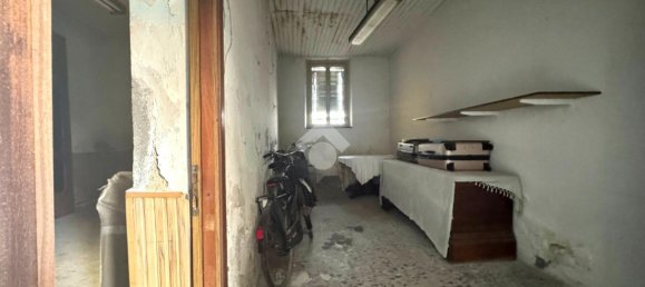 8 rooms House in Rescaldina, Italy No. 12853 8