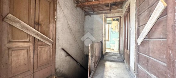 8 rooms House in Rescaldina, Italy No. 12853 16