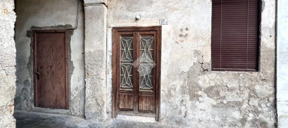 8 rooms House in Rescaldina, Italy No. 12853 4