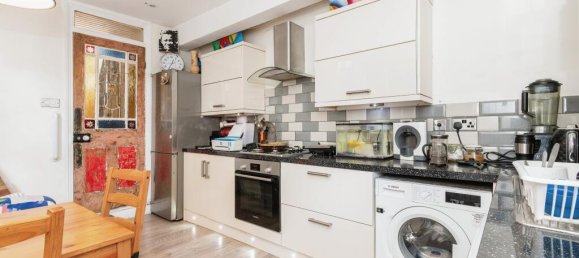 3 bedrooms House in Leyton, United Kingdom No. 11551 4