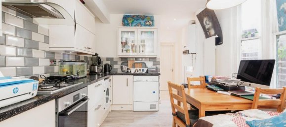 3 bedrooms House in Leyton, United Kingdom No. 11551 3