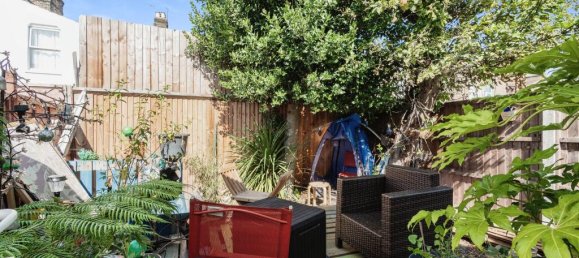 3 bedrooms House in Leyton, United Kingdom No. 11551 14