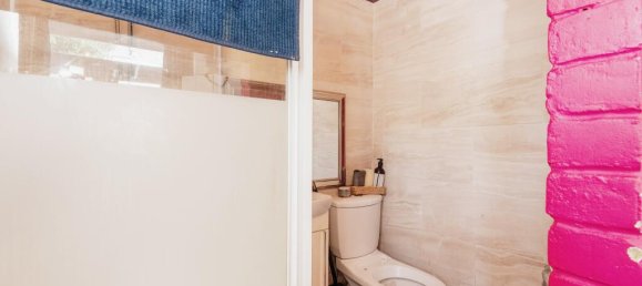 3 bedrooms House in Leyton, United Kingdom No. 11551 12