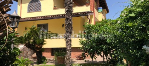 4 bedrooms Villa in Giugliano in Campania, Italy No. 174573 4