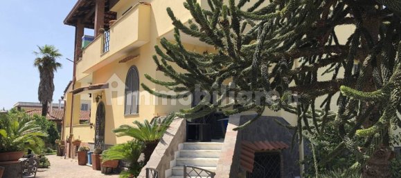 4 bedrooms Villa in Giugliano in Campania, Italy No. 174573 5