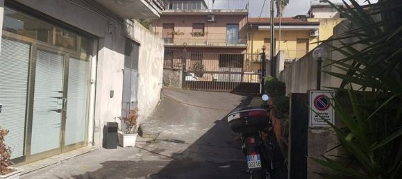 Lagerhaus in Gravina di Catania, Italy 36m², Nr. 75976 9