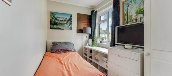 3 bedrooms House in Chessington, United Kingdom No. 9945 10