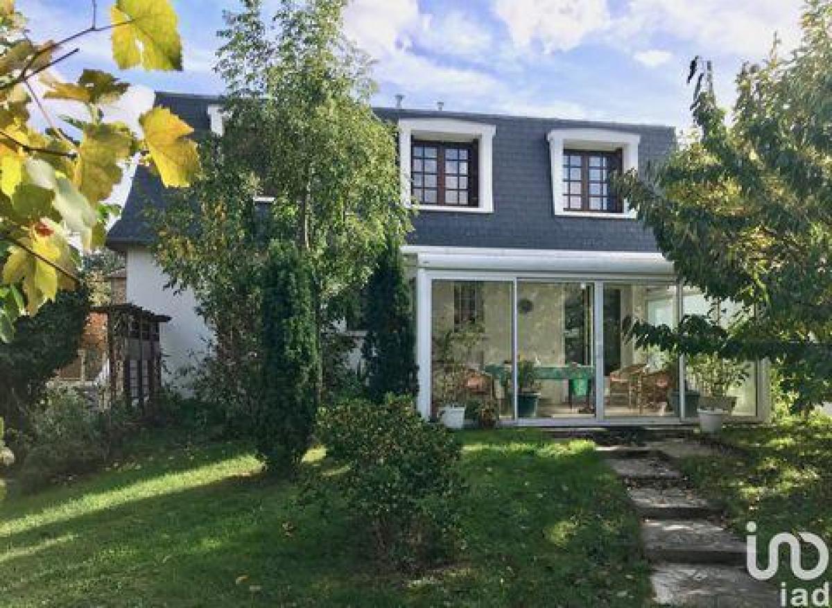 5 bedrooms House in Montgeron, France No. 30134
