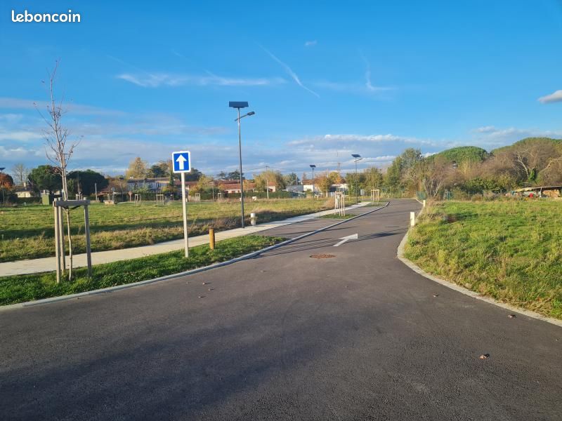 525m² Land in Rieumes, France No. 100605