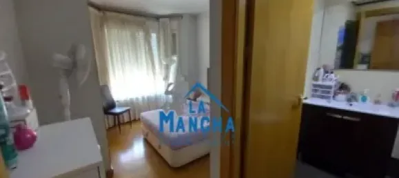 Apartamento de 3 dormitorios en Albacete, Spain No. 184174 2