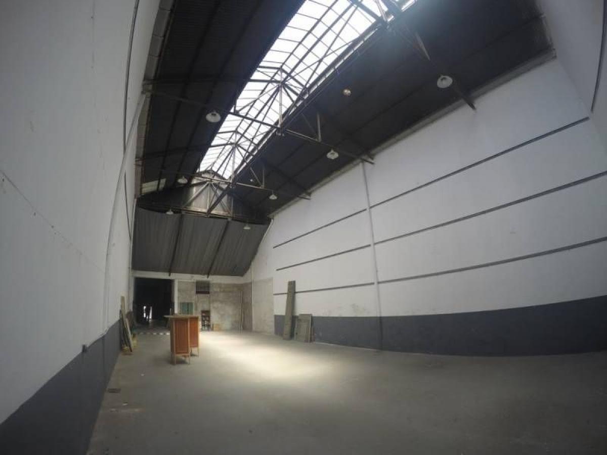 602m² Building in Buenos Aires, Argentina No. 109923