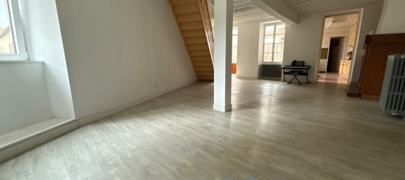 2 bedrooms House in Yonne, France No. 358417 3