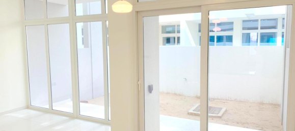 3 bedrooms Townhouse in Dubai, UAE No. 483 3