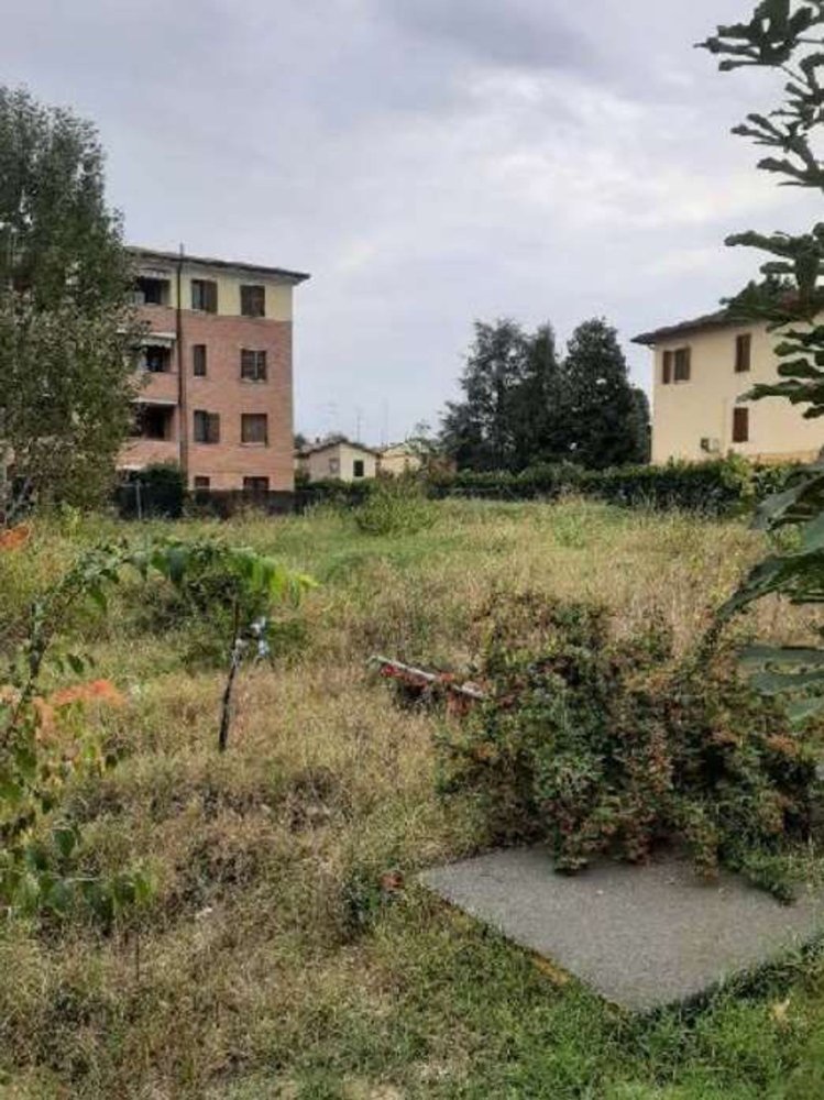 889m² Land in Castelfranco Emilia, Italy No. 306840