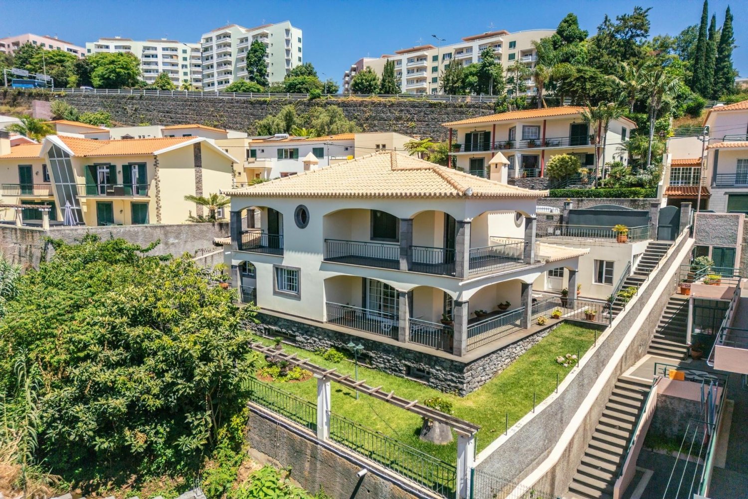 3 bedrooms House in Funchal, Portugal No. 289061