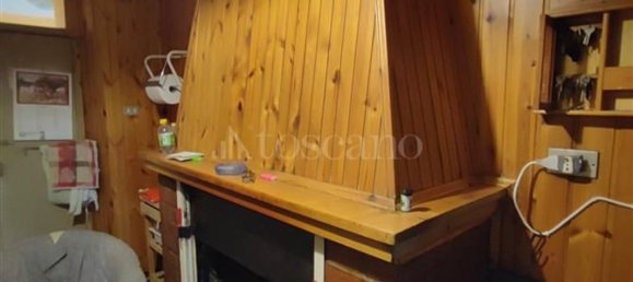 Дом с 9 комнатами в Кастильоне Мессер Раймондо, Италия № 162901 7