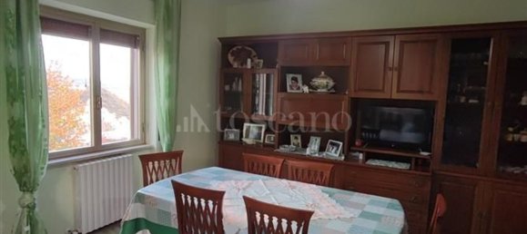 Дом с 9 комнатами в Кастильоне Мессер Раймондо, Италия № 162901 32