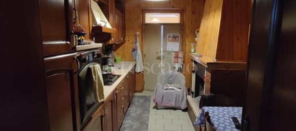 Дом с 9 комнатами в Кастильоне Мессер Раймондо, Италия № 162901 5