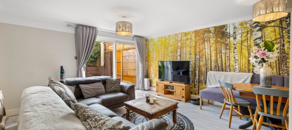 3 bedrooms House in Crawley, United Kingdom No. 1071 16