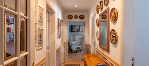 3 bedrooms Commercial property in Cascais, Portugal No. 77172 3