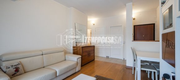 3 rooms Apartment in Milan, Italy No. 274435 22