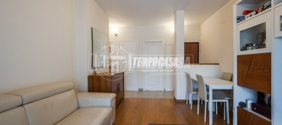 3 rooms Apartment in Milan, Italy No. 274435 6