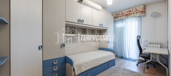 3 rooms Apartment in Milan, Italy No. 274435 16