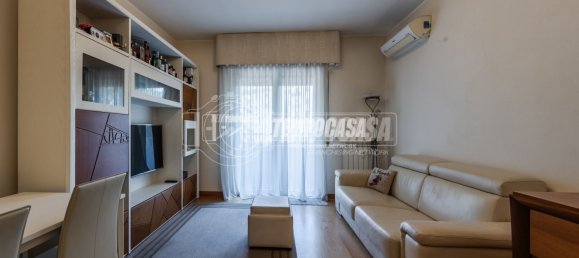 3 rooms Apartment in Milan, Italy No. 274435 25