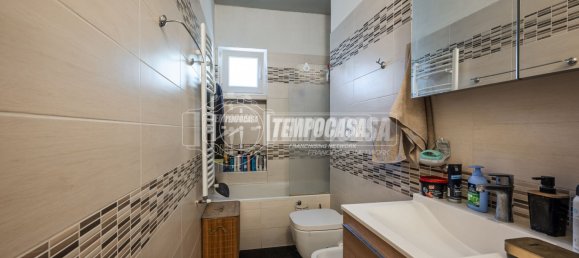 3 rooms Apartment in Milan, Italy No. 274435 9