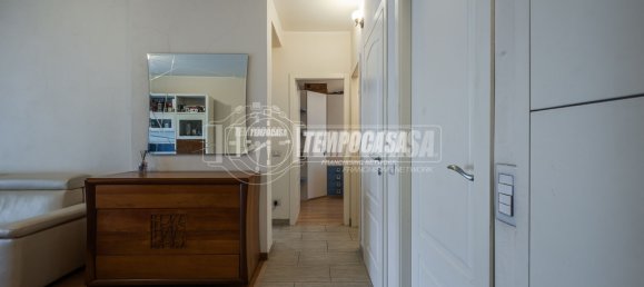 3 rooms Apartment in Milan, Italy No. 274435 8