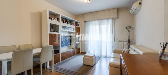 3 rooms Apartment in Milan, Italy No. 274435 24