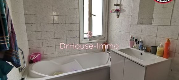 Apartamento de 3 dormitorios en Clichy-sous-Bois, France No. 315725 9
