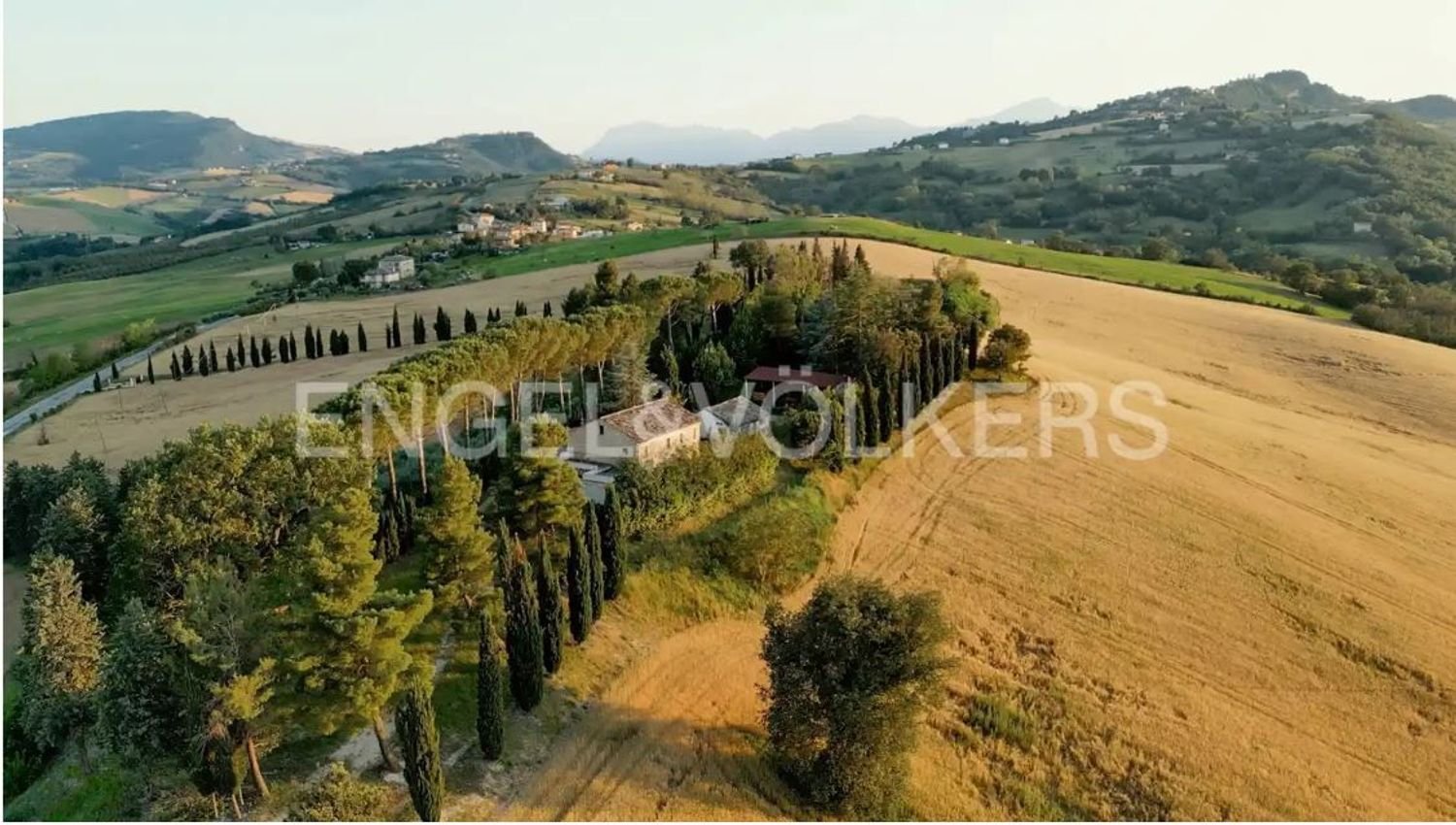 12-Zimmer Haus in Penna San Giovanni, Italy, Nr. 126829