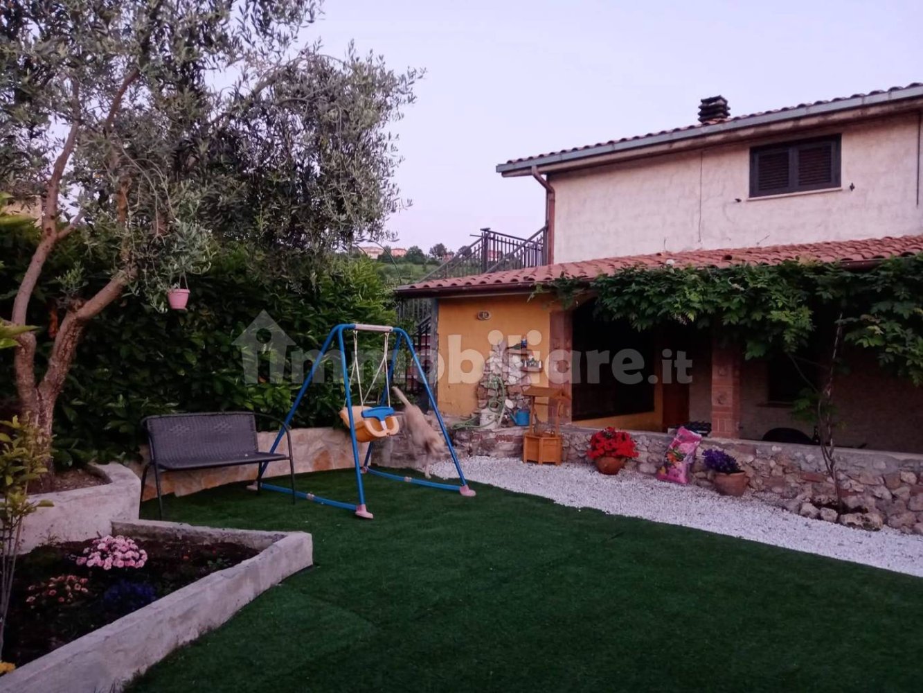 Villa de 4 dormitorios en Cantalice, Italy No. 268622