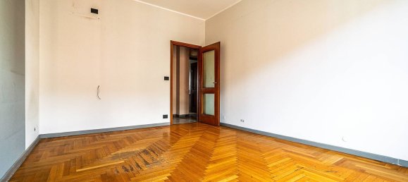 5 bedrooms Apartment in Turin, Italy No. 340451 16