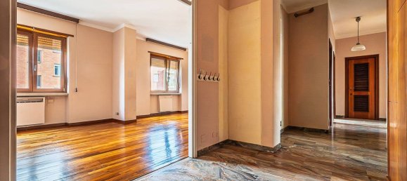 5 bedrooms Apartment in Turin, Italy No. 340451 2