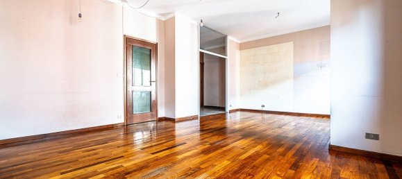 5 bedrooms Apartment in Turin, Italy No. 340451 6