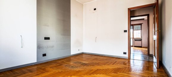 5 bedrooms Apartment in Turin, Italy No. 340451 20