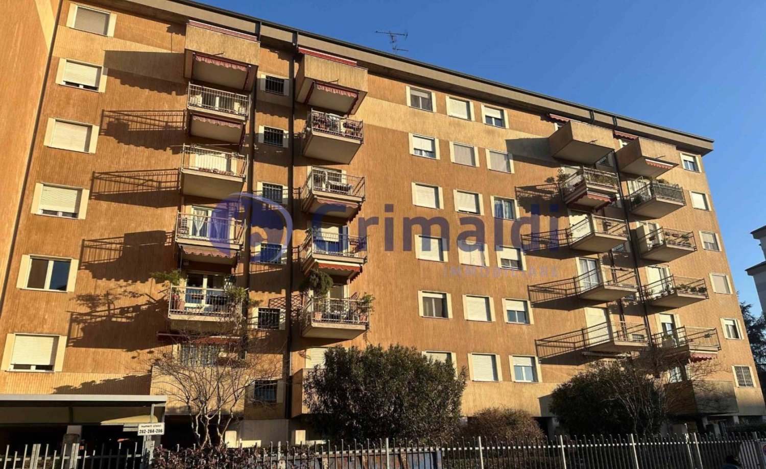3 bedrooms Apartment in Milan, Italy No. 382233