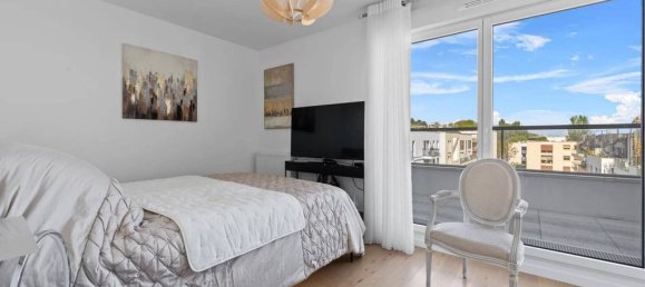 3 bedrooms Apartment in Garches, France No. 119925 9